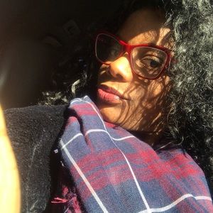 Meet your Posher, Malikah